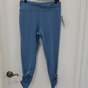 🤸‍♀️NWT 〰️PBX Pro〰️ Ruched Capri Legging L
